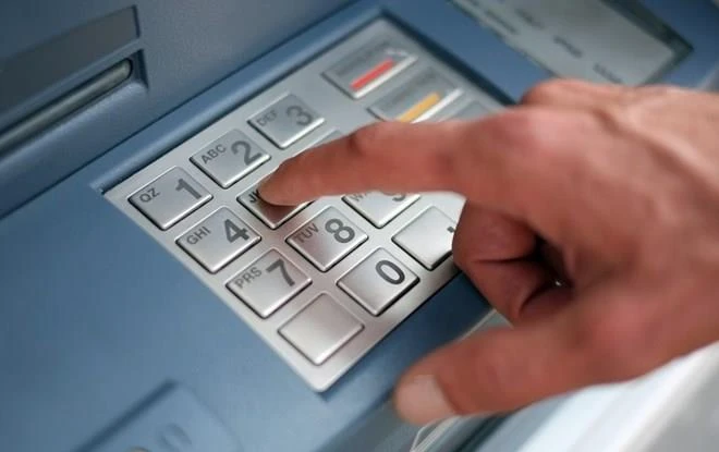 Ngân hàng cảnh báo các chiêu thức lừa tiền trong thẻ ATM