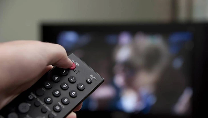 Cách tiết kiệm điện khi sử dụng tivi, máy lạnh