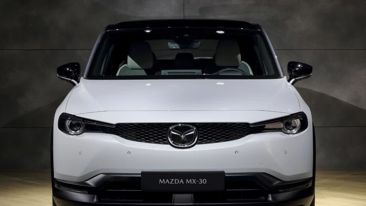 Bất ngờ với xe điện Mazda MX-30, sạc một lần đi hơn 200 km 