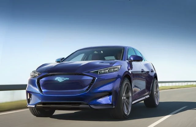 Xe điện Ford Mustang Mach-E chạy được 482 km/lần sạc