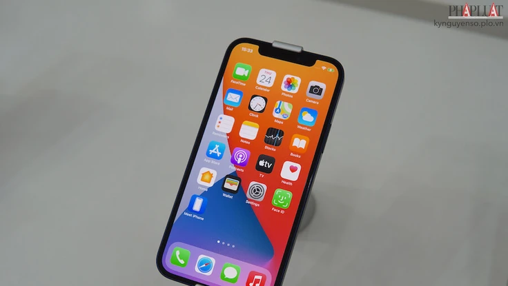 iPhone 12 mini giảm giá 6 triệu đồng