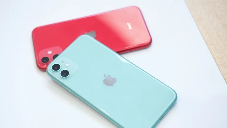 Cùng mức giá 18,9 triệu, nên mua iPhone 11 hay Note 20 Ultra?