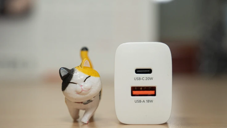 Đánh giá nhanh cục sạc đa năng 20 W, thiết kế nhỏ gọn 