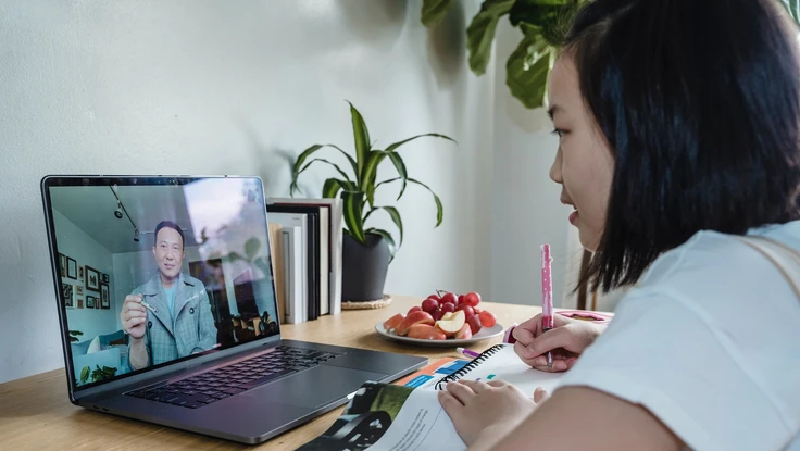 Cách biến điện thoại thành webcam máy tính khi học trực tuyến