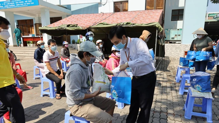 Cách tìm các điểm bán hàng thiết yếu xung quanh bằng MallFinder