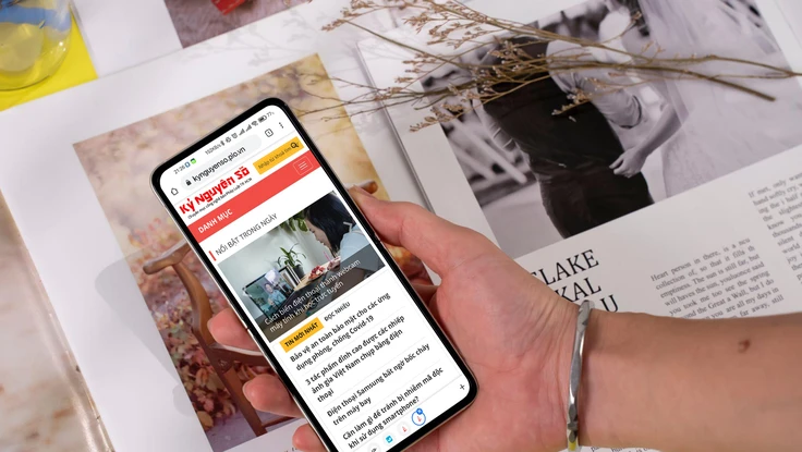 Cùng mức giá 21 triệu, nên chọn Z Flip3 hay Galaxy S21 Plus?
