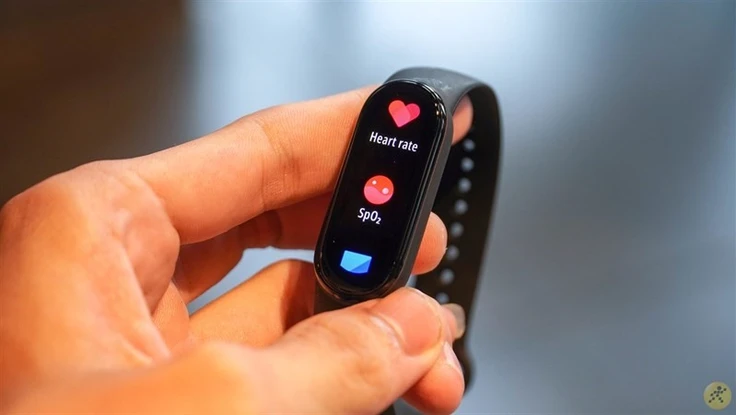 Ai đang dẫn đầu thị trường thiết bị đeo tay tại Việt Nam?