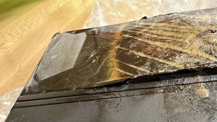 Samsung Galaxy Z Fold3 bất ngờ bốc cháy