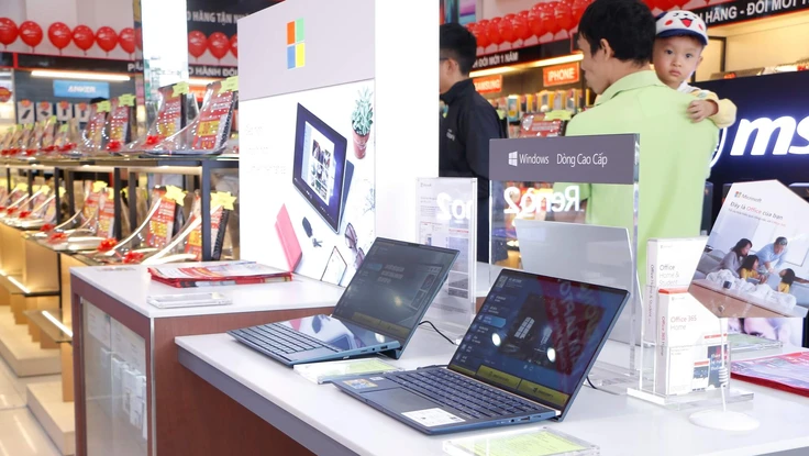 3 mẫu laptop giảm giá mạnh dịp cuối tuần