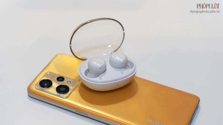 Trên tay nhanh mẫu smartphone hot nhất phân khúc 6,5 triệu đồng 