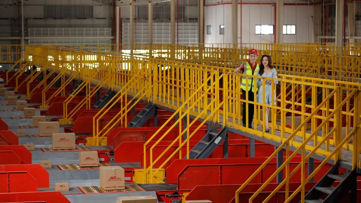 Cuộc đua của các hãng chuyển phát nhanh 'nóng' hơn bao giờ hết