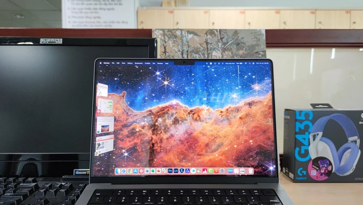 Cách tải ảnh chụp từ kính viễn vọng James Webb để làm hình nền