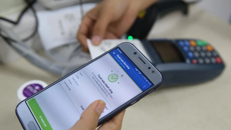 Làm thủ tục hành chính nhanh hơn nhờ thanh toán không tiền mặt