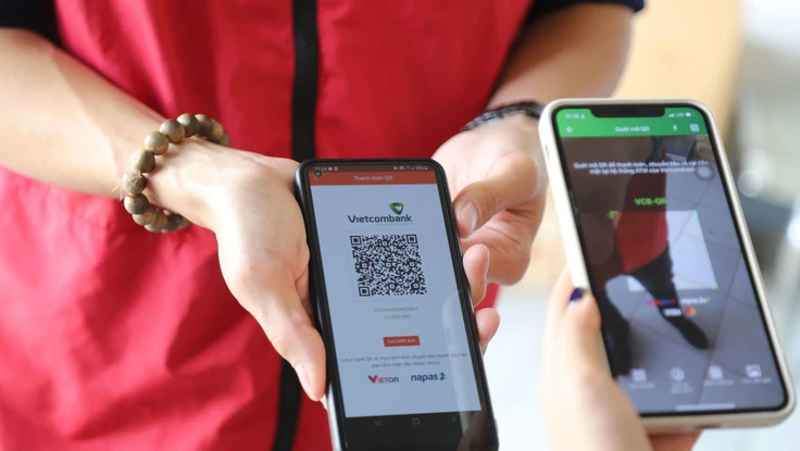 Người tiêu dùng đã quen với việc mua sắm không dùng tiền mặt