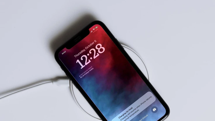 Tính năng Charging on hold sẽ giúp iPhone tự động ngắt sạc khi bị quá nhiệt