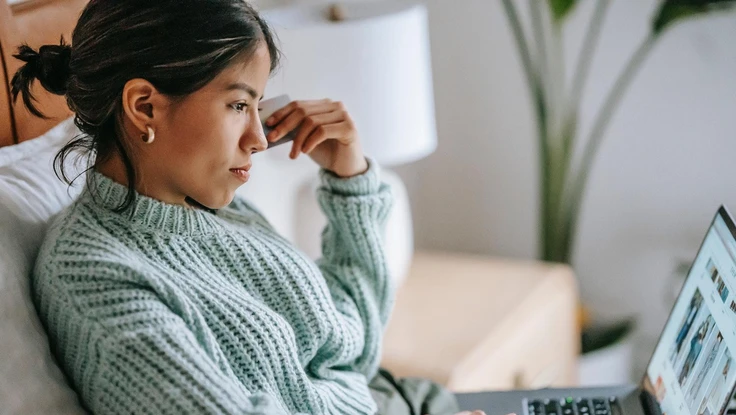 5 lý do vì sao bạn không nên tìm kiếm người yêu cũ trên Facebook