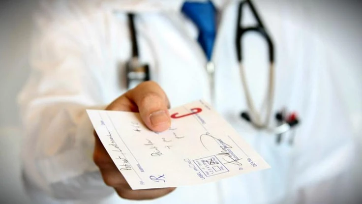 Ứng dụng giúp đọc đơn thuốc của bác sĩ