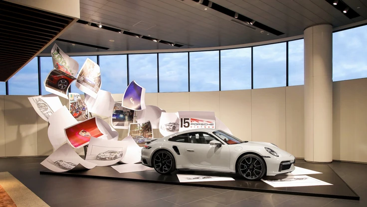 Porsche bất ngờ đẩy mạnh phát triển xe điện