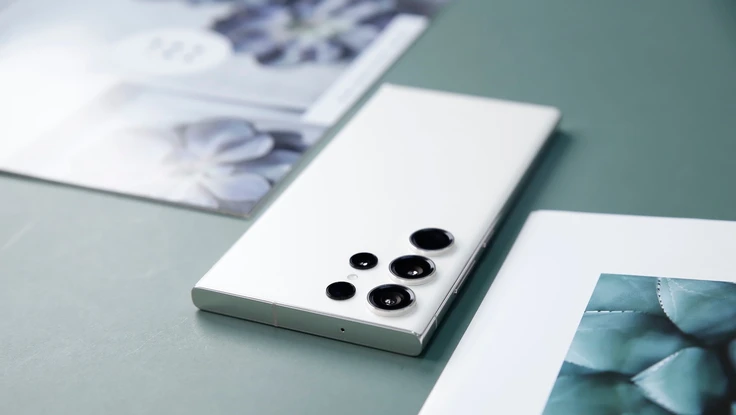 Tin công nghệ 13-4: Samsung cảnh báo phụ kiện lạ có thể khiến camera bị hư