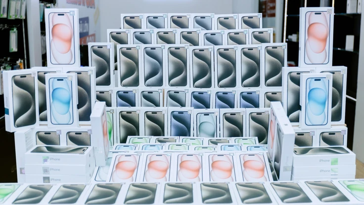 Điện thoại và tivi giảm giá đến 50% dịp cuối tuần