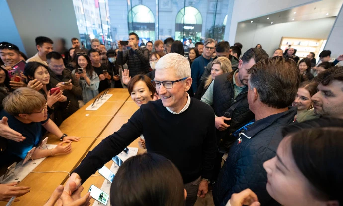 Hé lộ lý do giám đốc điều hành Apple Tim Cook đến Trung Quốc 