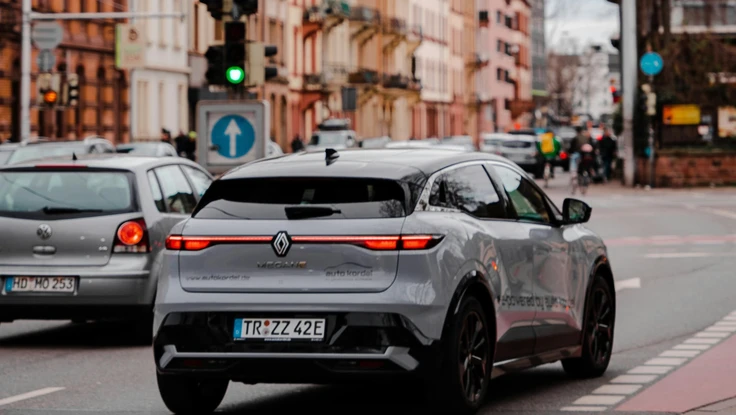 Cách tìm trạm sạc xe điện cực nhanh bằng Google Maps