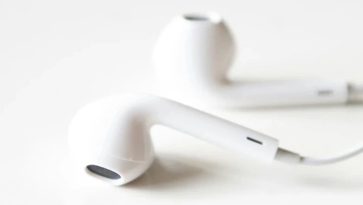 Tin công nghệ 4-6: Vì sao tai nghe Lightning lại yêu cầu bật Bluetooth?