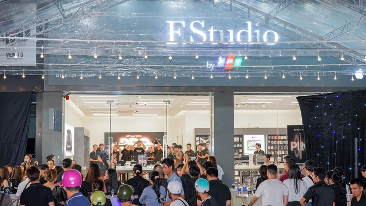 Video: Người Việt chi tiền tỉ mua iPhone 16