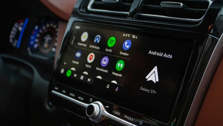 Google ra mắt tính năng cảnh báo nguy hiểm trên ô tô