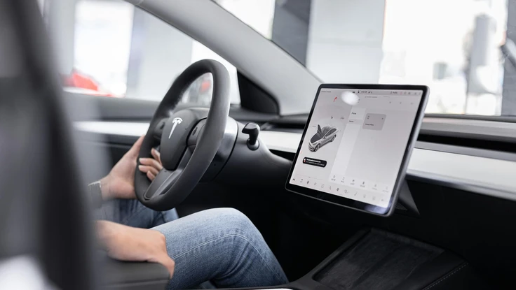 Xe hơi hiện đại càng dễ bị tin tặc tấn công