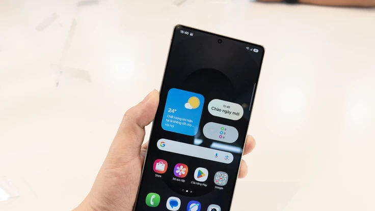 Samsung Galaxy S25 Ultra và iPhone 16 Pro Max: AI máy nào tốt hơn?