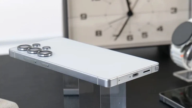 Samsung Galaxy S25 và câu chuyện ‘mượn cảm hứng’ từ iPhone? 