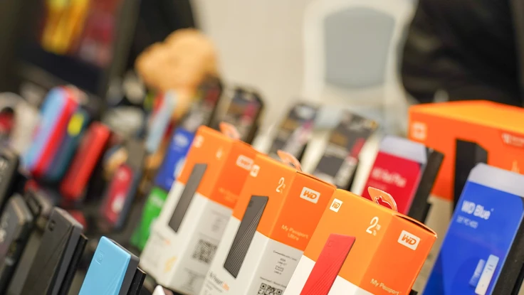 Ông Trump đe dọa áp thuế đối với chip nhập khẩu và hàng công nghệ