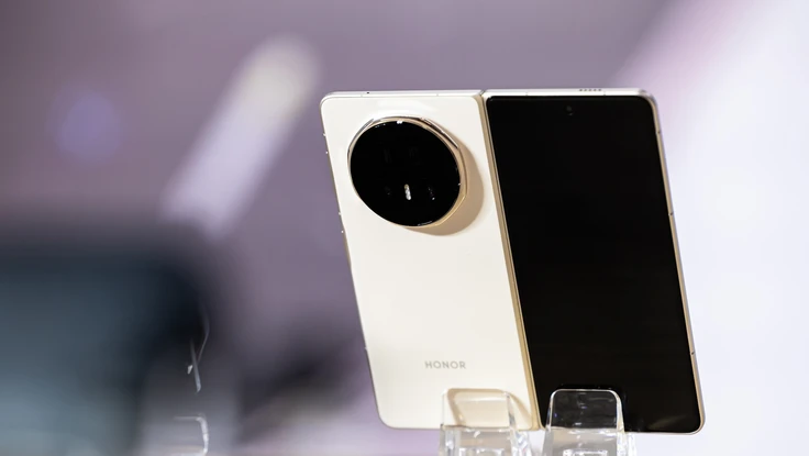 Tin công nghệ 9-7: Lộ diện smartphone gập mỏng nhất thế giới