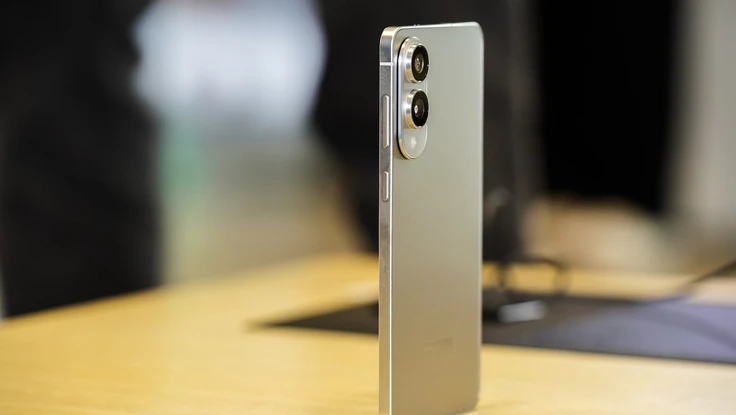 Tin công nghệ 14-7: Samsung có thể từ bỏ mẫu Plus giống như Apple