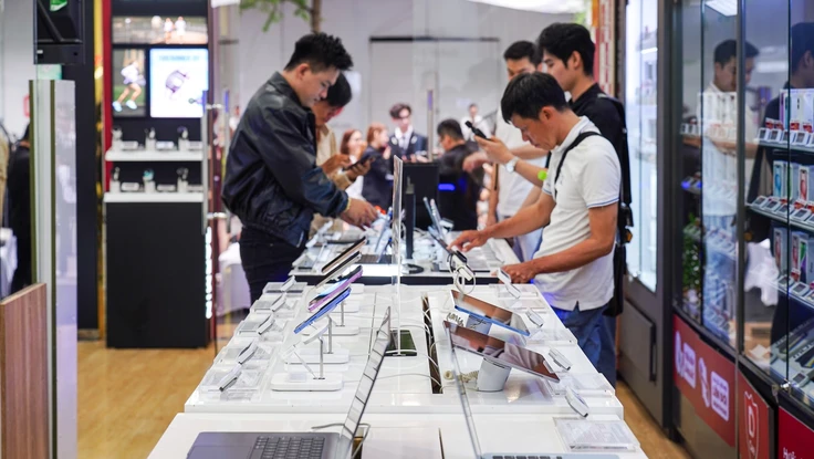 IDC dự báo giá smartphone toàn cầu sẽ tăng khoảng 5%