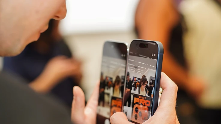 Nên cập nhật iPhone lên iOS 18.7 hay iOS 26? 