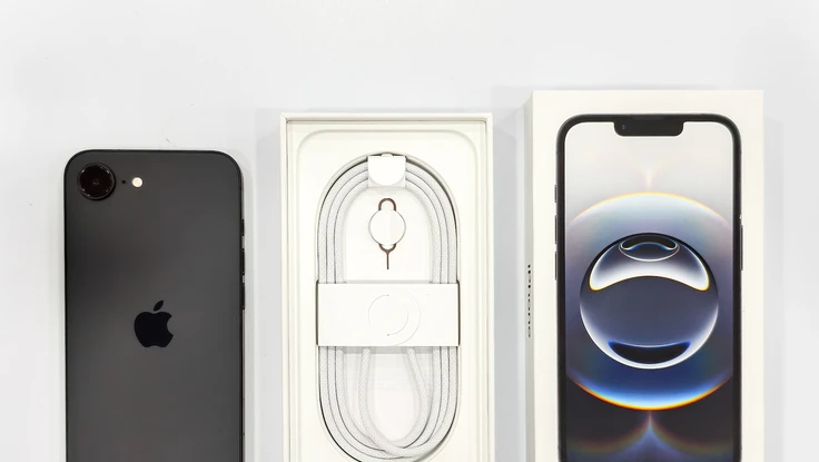 Vì sao điện thoại mới không tặng kèm cục sạc?