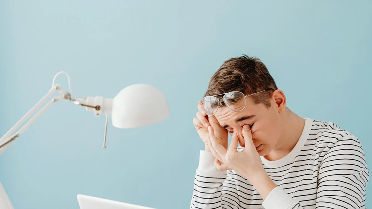 Mỏi mắt vì điện thoại, hãy thử ngay quy tắc 20-20-20