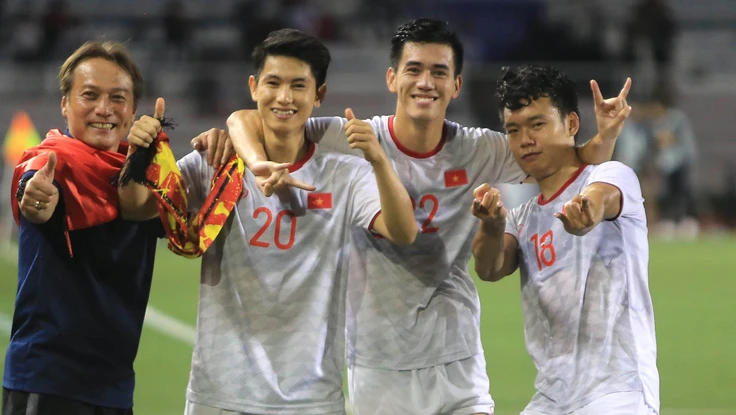 Clip: Thành Chung ơi, anh ơi... cho em