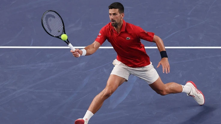 Djokovic tả tơi vẫn giành quyền vào tứ kết giải Thượng Hải Masters