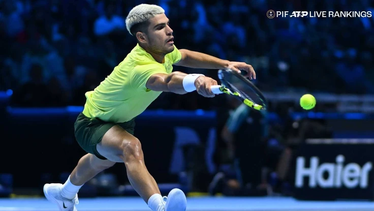 Vị trí số 1 thế giới giúp Alcaraz ngược dòng thắng Fritz