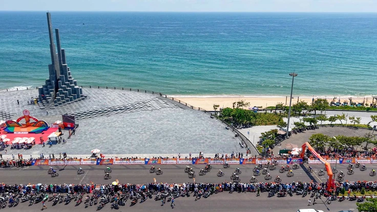 Đại chiến áo xanh nghẹt thở: Marchuk bứt phá, Patterson hụt hơi