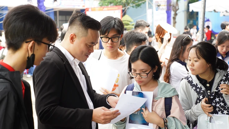 Thu nhập bình quân của người lao động tăng gần 330.000 đồng, bình quân 9 triệu/tháng