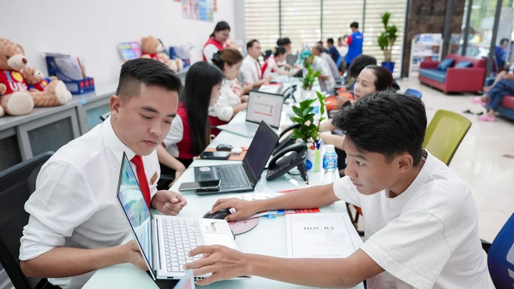 Giữa làn sóng xét tuyển mới, nhiều trường đại học vẫn 'đi lối riêng'