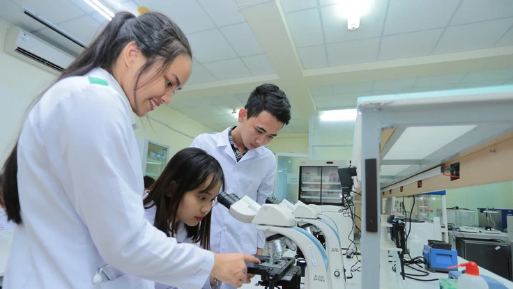 Đại học ở TP.HCM ‘săn’ nhà khoa học giỏi, thu nhập lên đến 85 triệu đồng/tháng