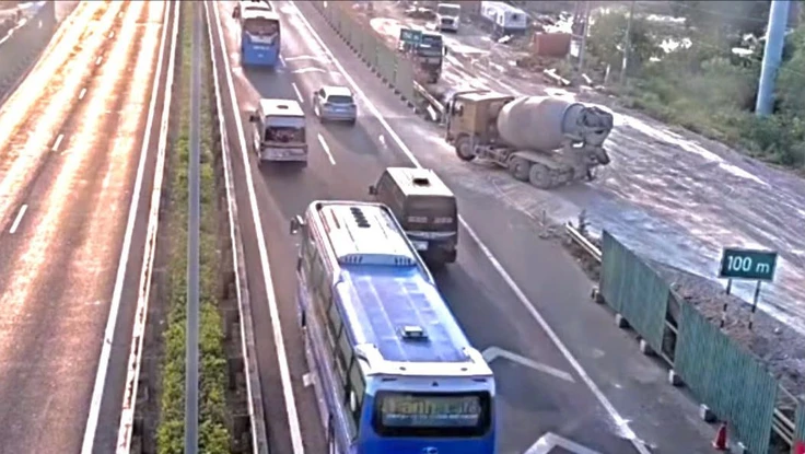 Không điều tiết giao thông, đơn vị thi công trên cao tốc bị phạt 14 triệu đồng