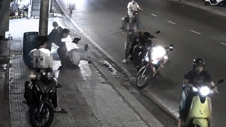 Công an Thủ Đức mời làm việc thanh niên chặn đường đánh người do ghen tuông