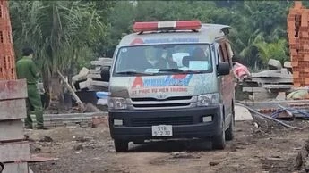 Công an tìm thân nhân người đàn ông tử vong dưới chân cầu Nguyễn Văn Cừ