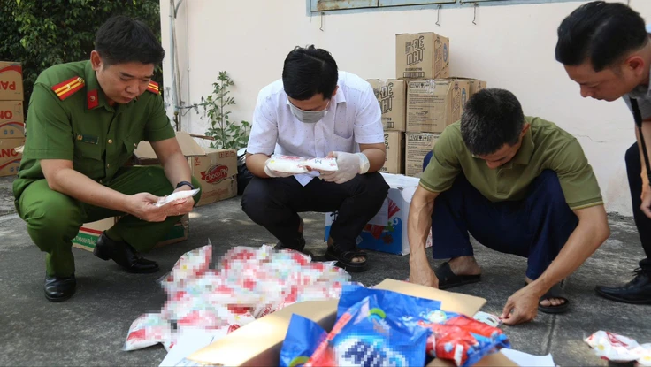 Bắt đường dây chuyên sản xuất bột ngọt, nước mắm, hạt nêm, bột giặt giả ở TP.HCM